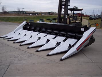 Main image Gleaner R630